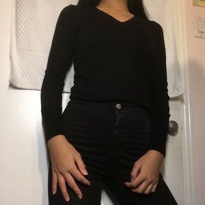 100% ITALIAN MERINO WOOL V-Neck Black Sweater